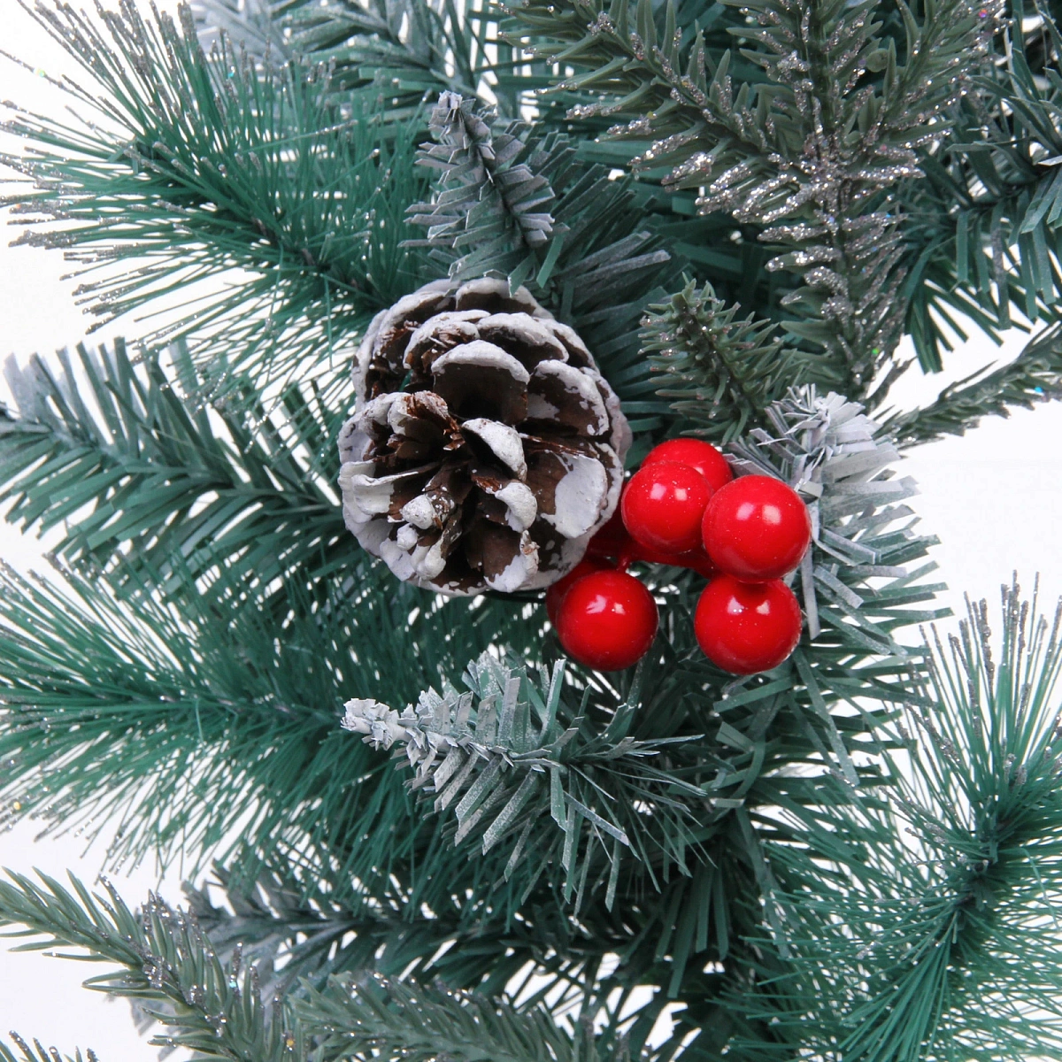 Венок хвойный "Волшебство зимы" d-50 см, ПВХ, литой ПВХ, шишки, ягоды