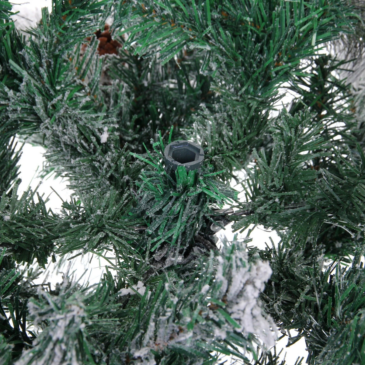 Елка "Заснеженная принцесса" 120 см, ПВХ, леска, резина с белым напылением (355 веток)