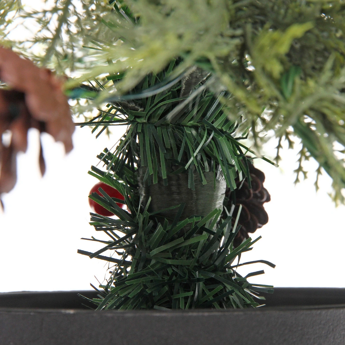 Ёлка светодиодная в горшке "Лесная радость" 90 см, (260 веток) 80 ламп LED, цвет свечения-Теплый белый