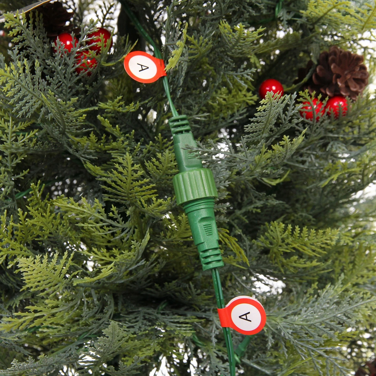 Ёлка светодиодная в горшке "Лесная радость" 90 см, (260 веток) 80 ламп LED, цвет свечения-Теплый белый