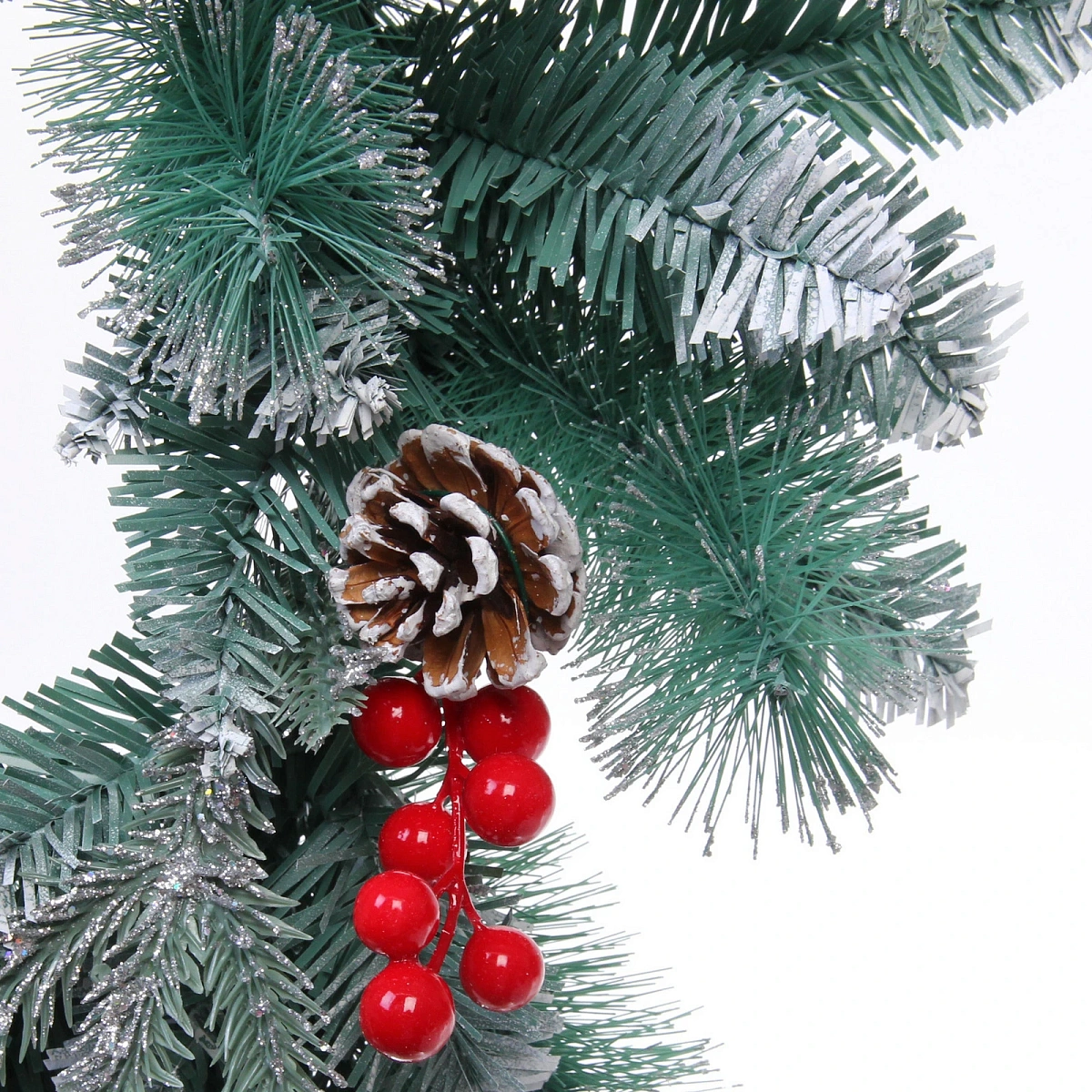 Венок хвойный "Волшебство зимы" d-50 см, ПВХ, литой ПВХ, шишки, ягоды