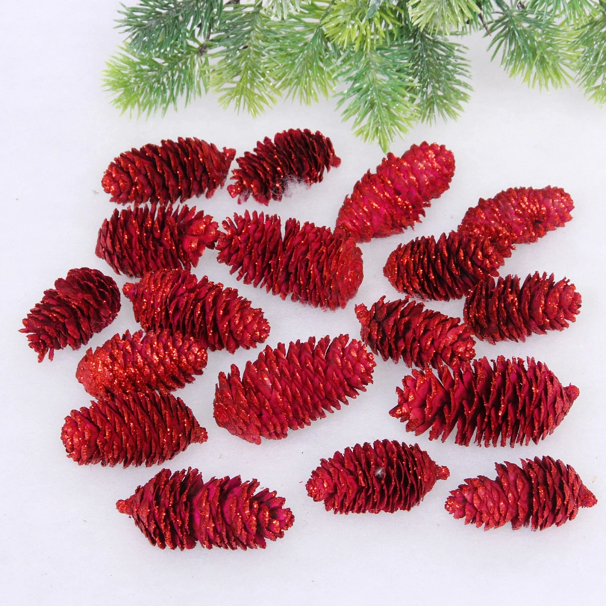 Композиция для декора "Сказочные шишки" 10*10*13 см (120 гр), красный