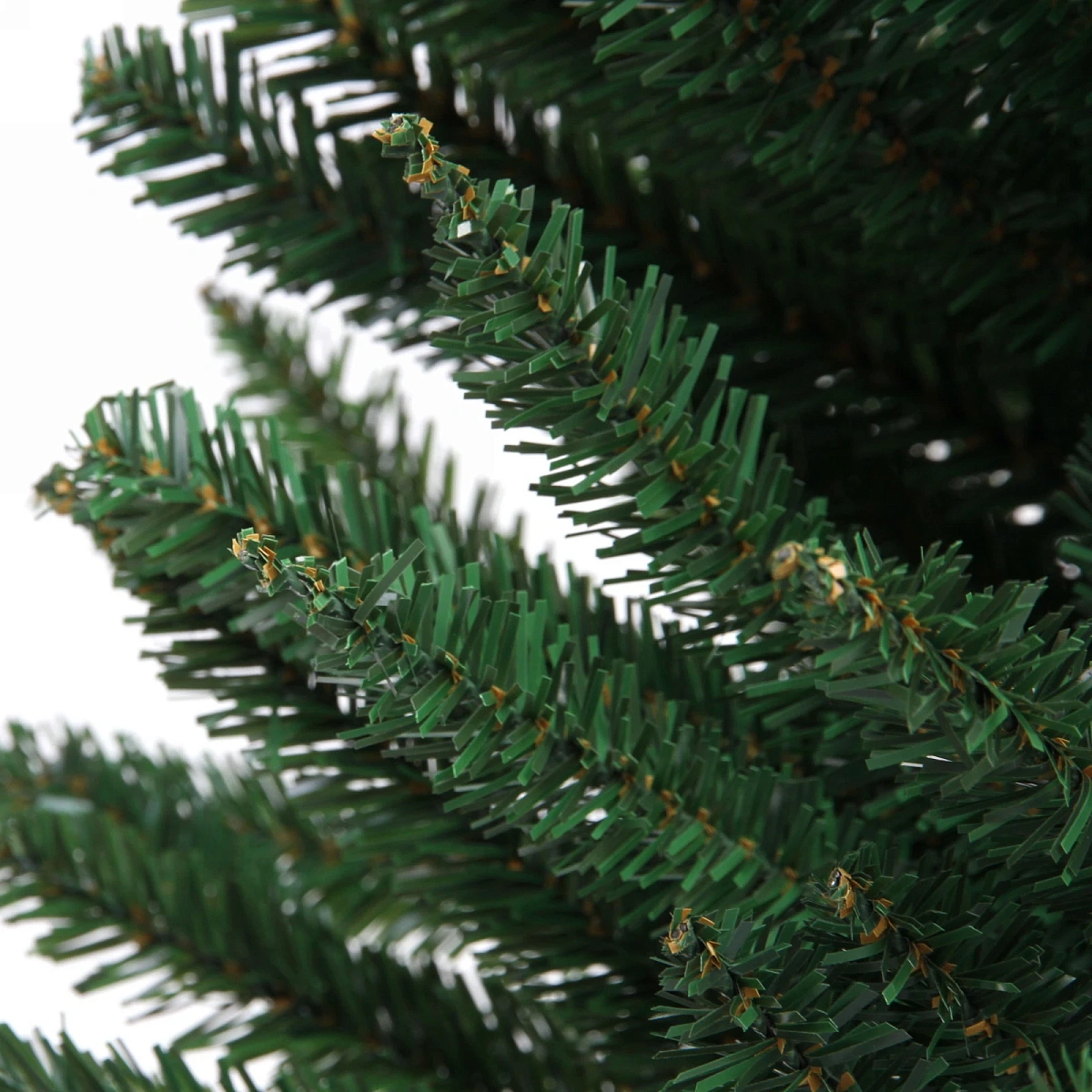 Ёлка "Стройная красавица" 210 см, ПВХ (820 веток) (S643-210)